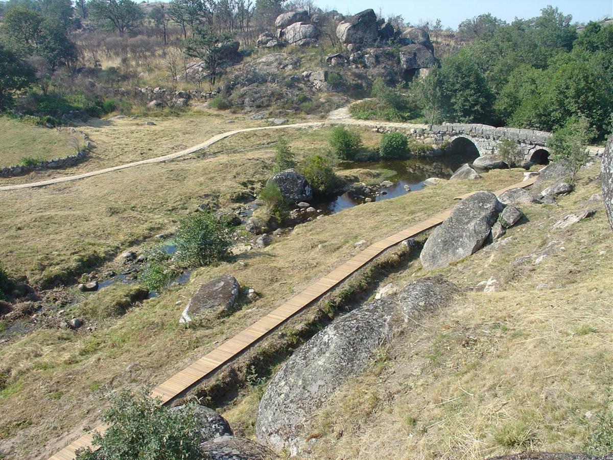 Alojamento Da Ribeirinha Carquere ภายนอก รูปภาพ